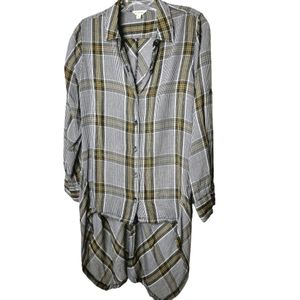Max studio plaid high low button blouse
